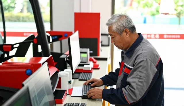 农机在现代农业中的实际应用与优化路径
